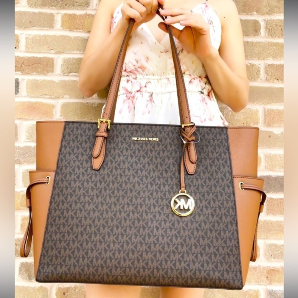 Michael Kors Gilly Large Jet set Drawstring Top Zip Tote Brown Monogram